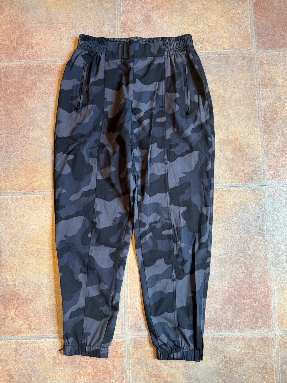 Old Navy Black & Gray Camo Joggers